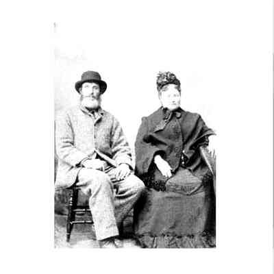 2007.24.01 copied photo of Hugh Weir and Elizabeth Hodgson