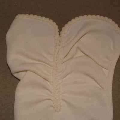 2008.26.113 a,b cuff view