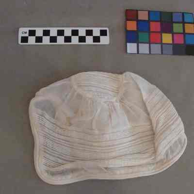 2007.19.12 bonnet