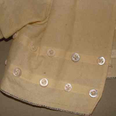 2007.27.11 button view