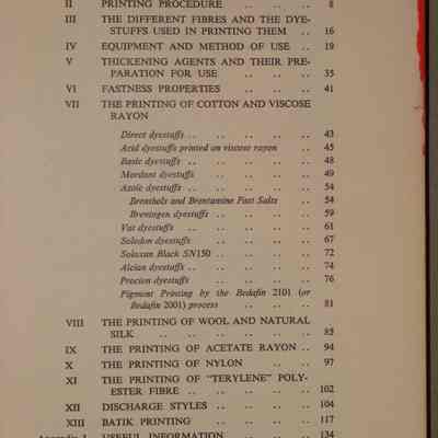 The printing of textile fabrics by block and screen : A practical manual for use in colleges and schools of art / Imperial Chemical Industries Limited. Dyestuffs division.
