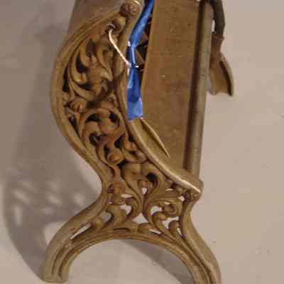 2007.33.01 side view