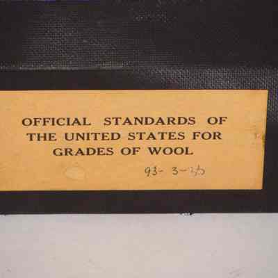 1993.03.33 (front label view)
