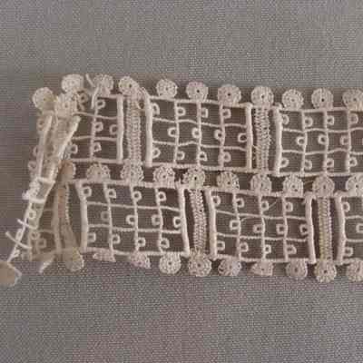 Lace fragment