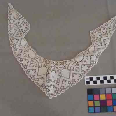 2007.16.09 full collar