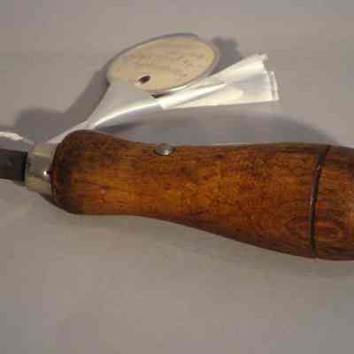 1999.14.01 handle view