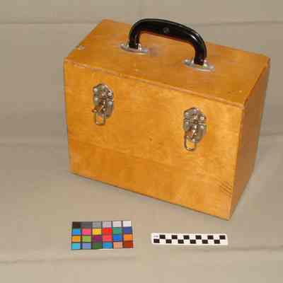 1997.21.01 box view