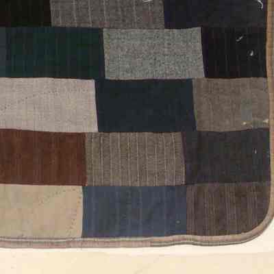 2005.32.03 close view