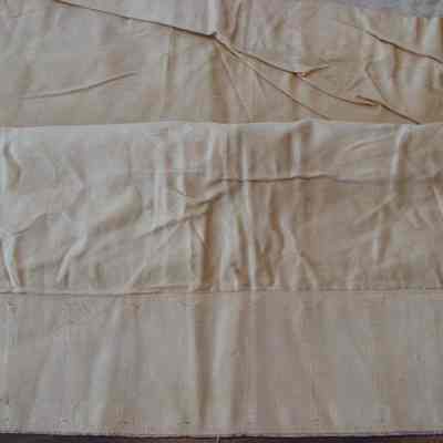 2005.15.04 close view - pleats