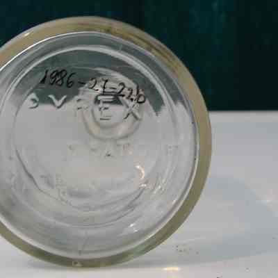 Glass jar