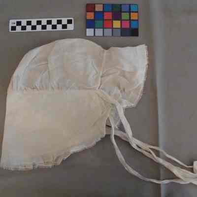 2007.19.13 bonnet