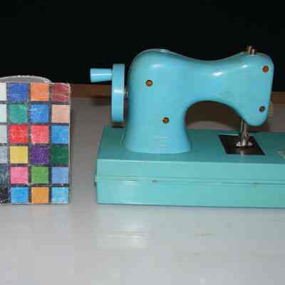 Sewing Machine by Holly Hobby Manual