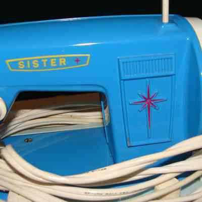 Electric Sewing Machine by Sister, Case is broken,
