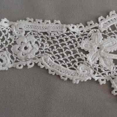 Lace fragment