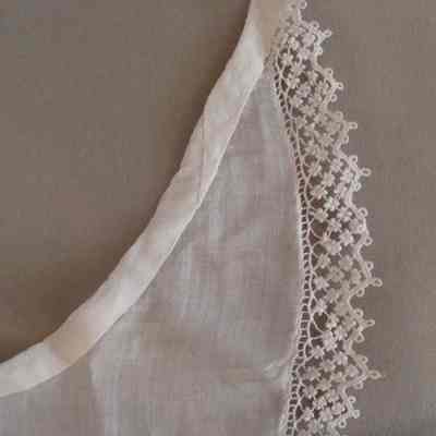Lace collar