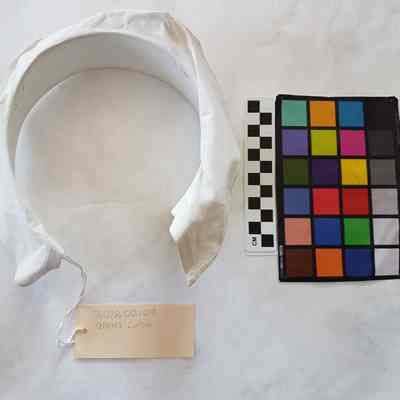 Men's shirt collar