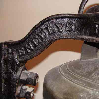 1990.01.01 inscription on front side of yoke