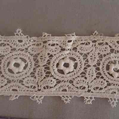Lace Border
