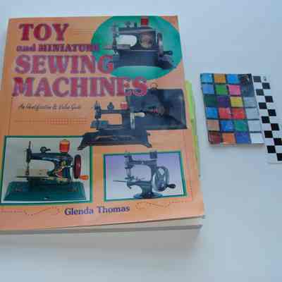 Toy & Miniature Sewing Machines Vol 1