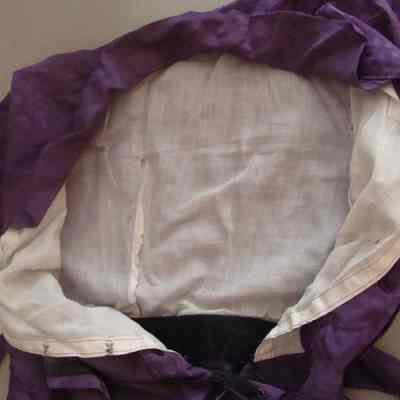 2007.19.47 bodice - open