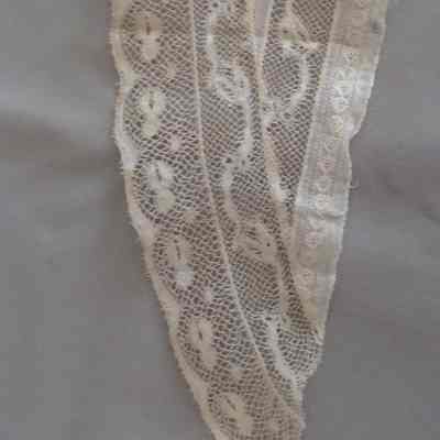 Lace strip