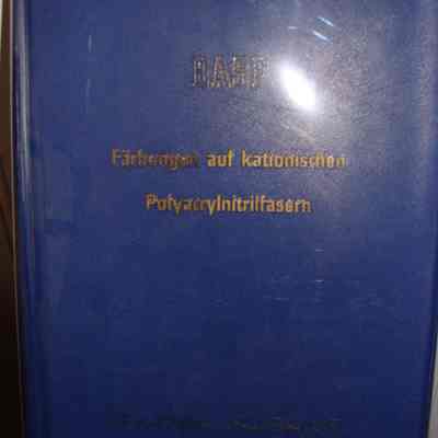 Farbungen auf kationischen polyacrylnitrilfasern.