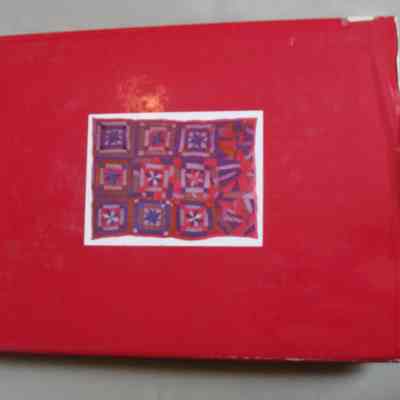 Quilts and Other Bed Coverings in the Canadian Tradition / Ruth McKendry; photographs by Blake McKendry.