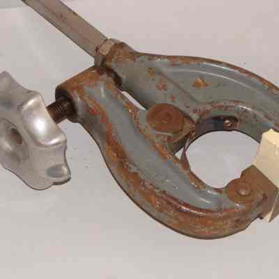 1993.03.01.02 (Close up of clamp)