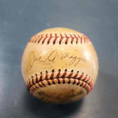 1949 Yankees; DiMaggio, Rizzuto, Berra, Crosetti, Lopat, Stengel, Keller and others