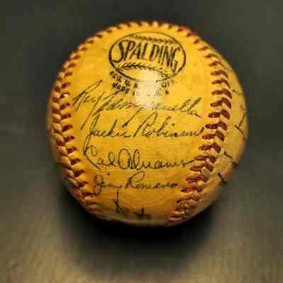 1951 Brooklyn Dodgers; Jackie Robinson, Roy Campanella, Ralph Branca, Don Newcombe, Gil Hodges, Pee Wee Reese, Duke Snider, Carl Furillo, Preacher Roe, Jim Russell and others