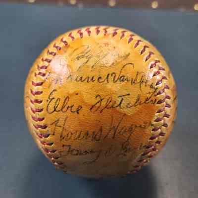 1940' Pirates; Al Lopez, Honus Wagner, Bob Elliott, Ralph Kiner, Billy Cox, Vince DiMaggio, John Barrett, Bill Brandt, Bill Booker and others