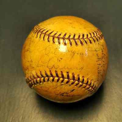 1938 Yankees; Lou Gehrig, Red Rolfe, Red Ruffing, Joe DiMaggio, Lefty Gomez, Spud Chandler, Frank Crosetti and others