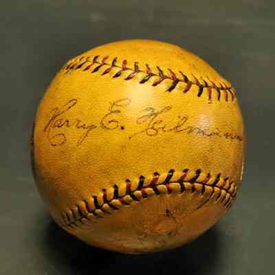 Heilmann, Harry; Ty Cobb, Lu Blue and Bob Beach: Members if 1919 Detroit Tigers
