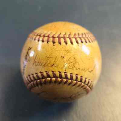 1941 American League All Stars: Bob Feller, Lou Boudreau, Eddie Smith, Joe DiMaggio, Bill Dickey, Charlie Keller, Roy Cullenbine, Frank Hayes, Joe Gordon, Dutch Leonard, Red Ruffing, Sid Hudson, Ted Williams, Jimmie Foxx, Joe Cronin and more