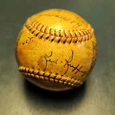 1941 Yankees; Joe DiMaggio, Red Ruffing, Tommy Henrich, Lefty Gomez, Bill Dickey, Phil Rizzuto, Joe Gordon, Frank Crosetti, Johnny Murphy, Charlie Keller, Buddy Rosar, Jerry Priddy and 13 others