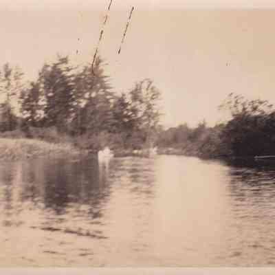 Bartlett Carry Club, on River to Round Lake