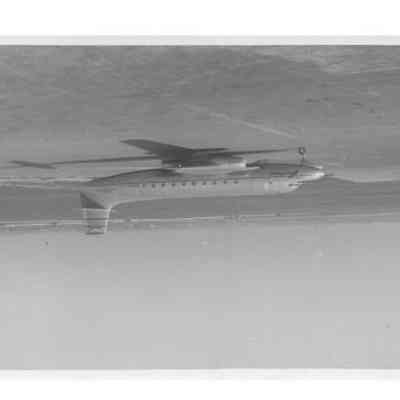 Jetliner image, taxiing