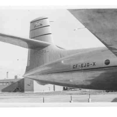Jetliner image, on tarmac - image 2