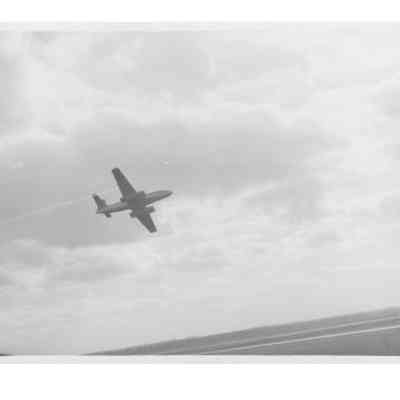 Jetliner image, on flypast - image 2