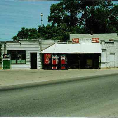 Dean's Market Central States Fiber Corp. Broadway Bonded Oil Cop. E. Broadway
