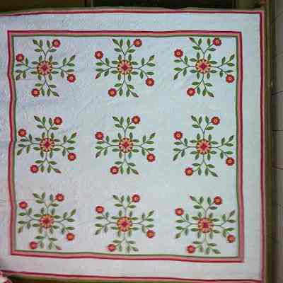 Multicolor Rose Trapunto Quilt