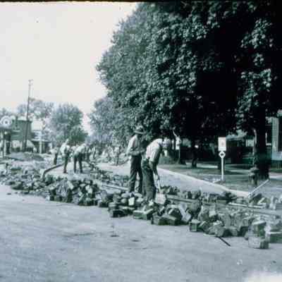 Removing the interurban tracks in 1935