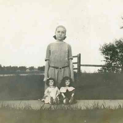 Unidentified Girls w/ Dolls