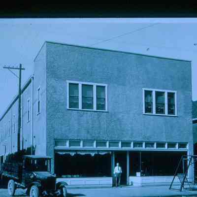 Piatt, Ben, Furniture