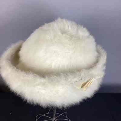 Women's White Faux Fur Cloche Hat