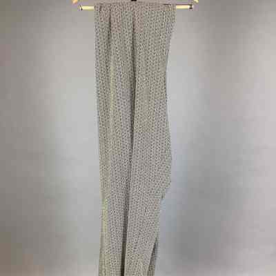 Women’s Gray Chevron Print Pants