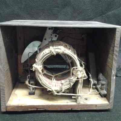 radio, crystal, inside the box