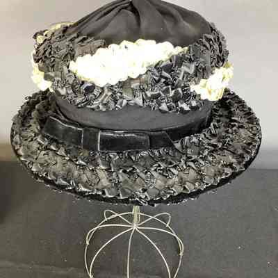 Women's Black & White Straw Hat w/ Braided Trim