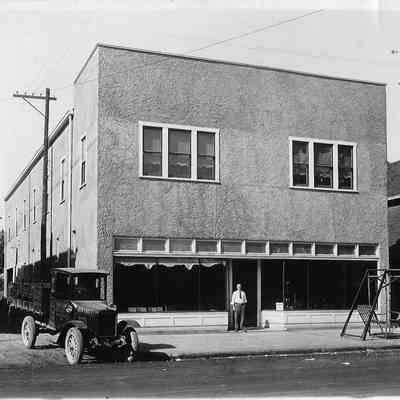 Piatt's, Ben, Furniture Store