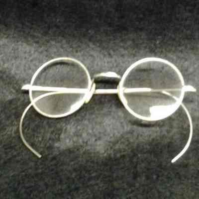 Eyeglasses